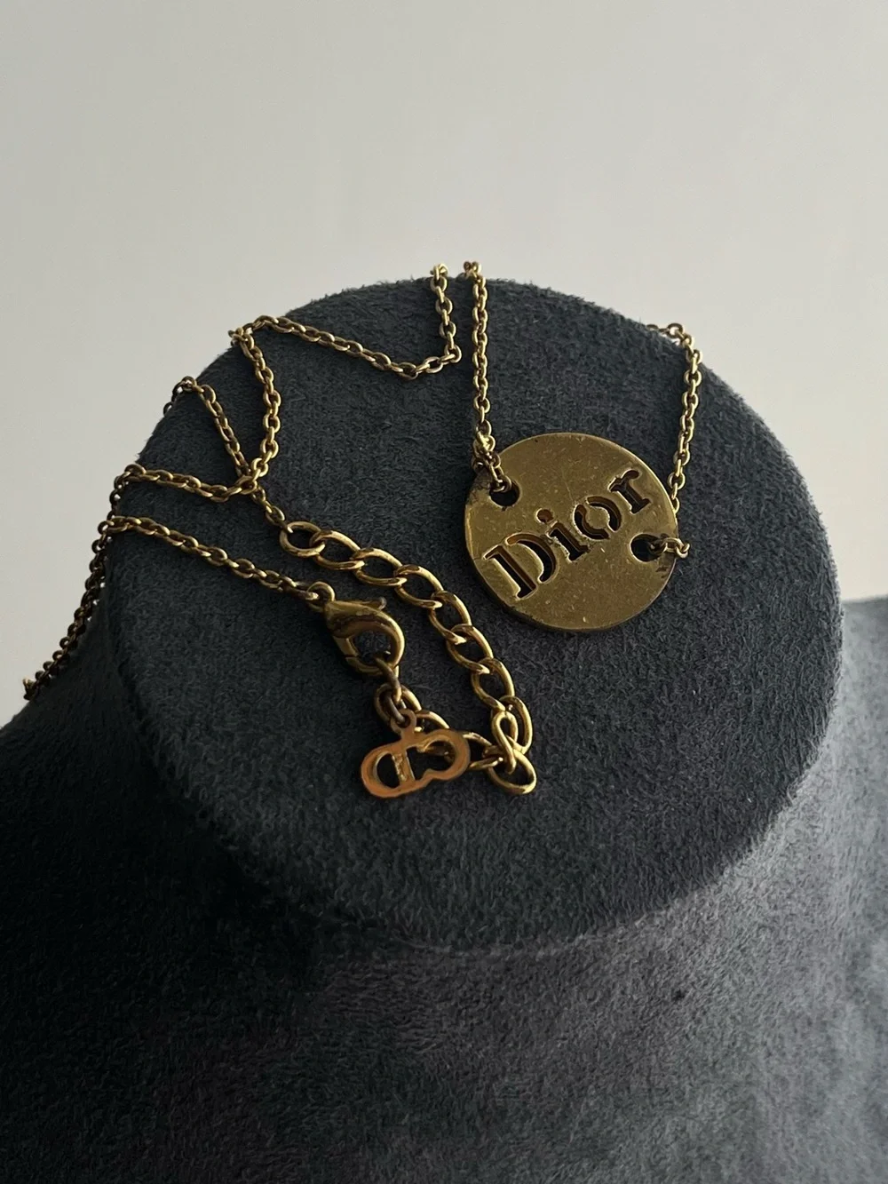 Authentic Vintage Dior Classic Logo Round Medallion Gold Thin Chain Necklace - Picture 5 of 7